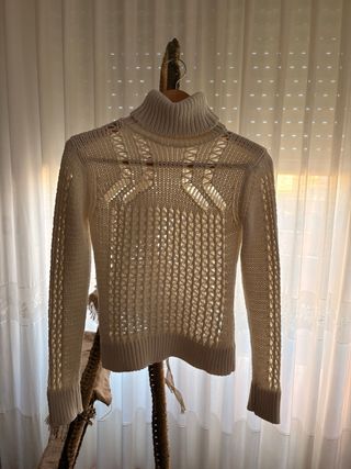 Jersey blanco de cuello alto