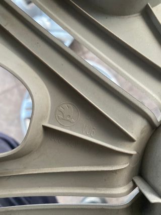 Tapacubos Skoda R14 (Set de 4)