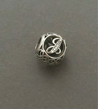 Charm Pandora Letra J Plata