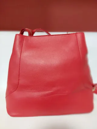 Borsa a secchiello rossa con nappe