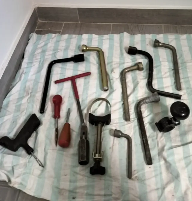 Lote C-2 Herramientas varias para coche