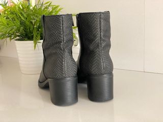 Botines de piel,negras, talla 38