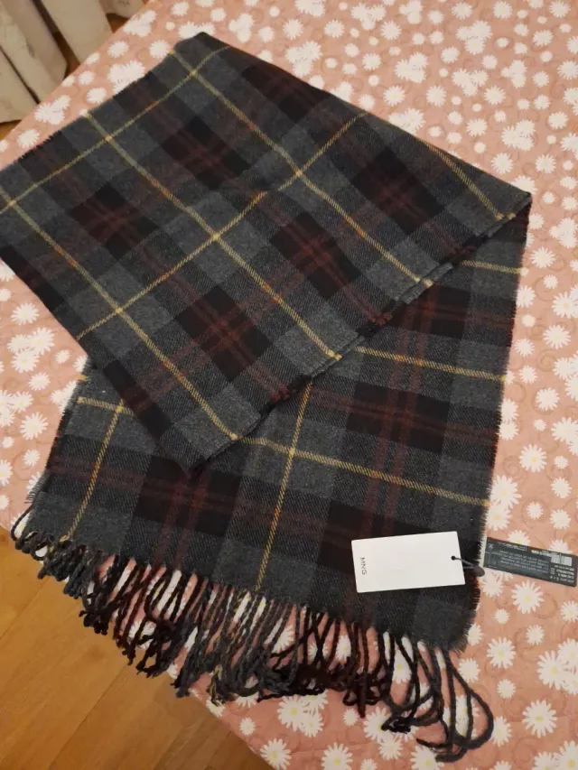 Bufanda Mango Hombre Nueva