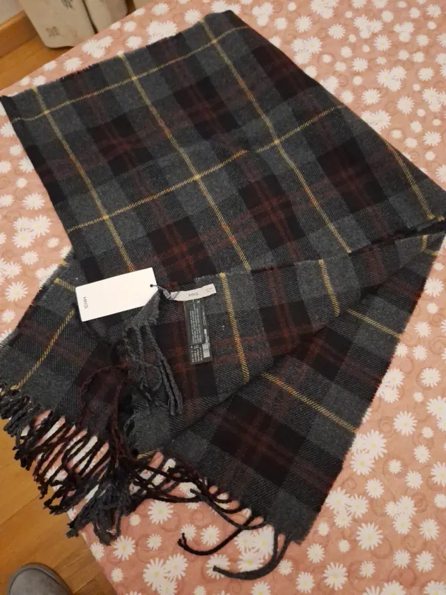 Bufanda Mango Hombre Nueva