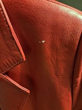 Chaqueta de cuero roja