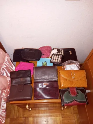 Lote de Carteras Variadas de chico y mujer