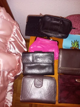 Lote de Carteras Variadas de chico y mujer