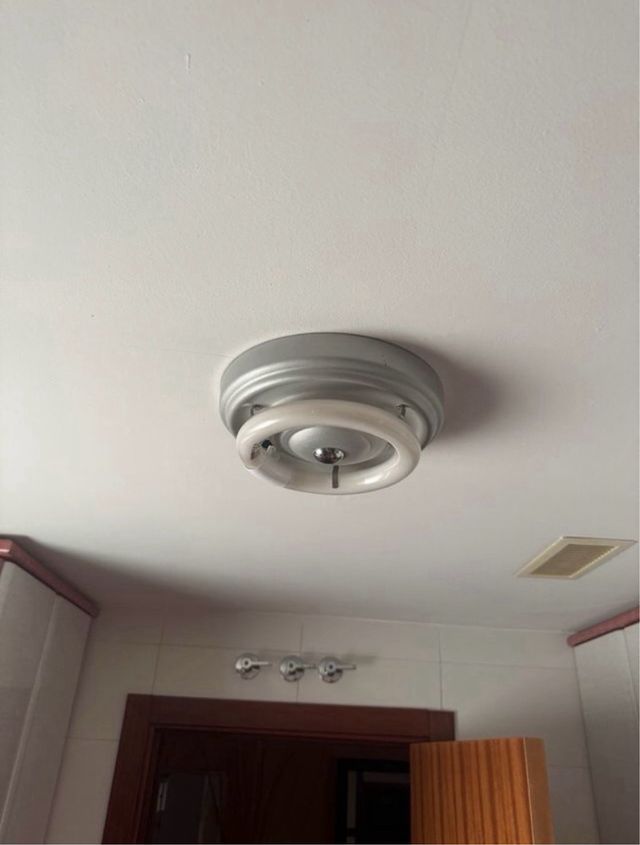 Plafón circular metal y plástico