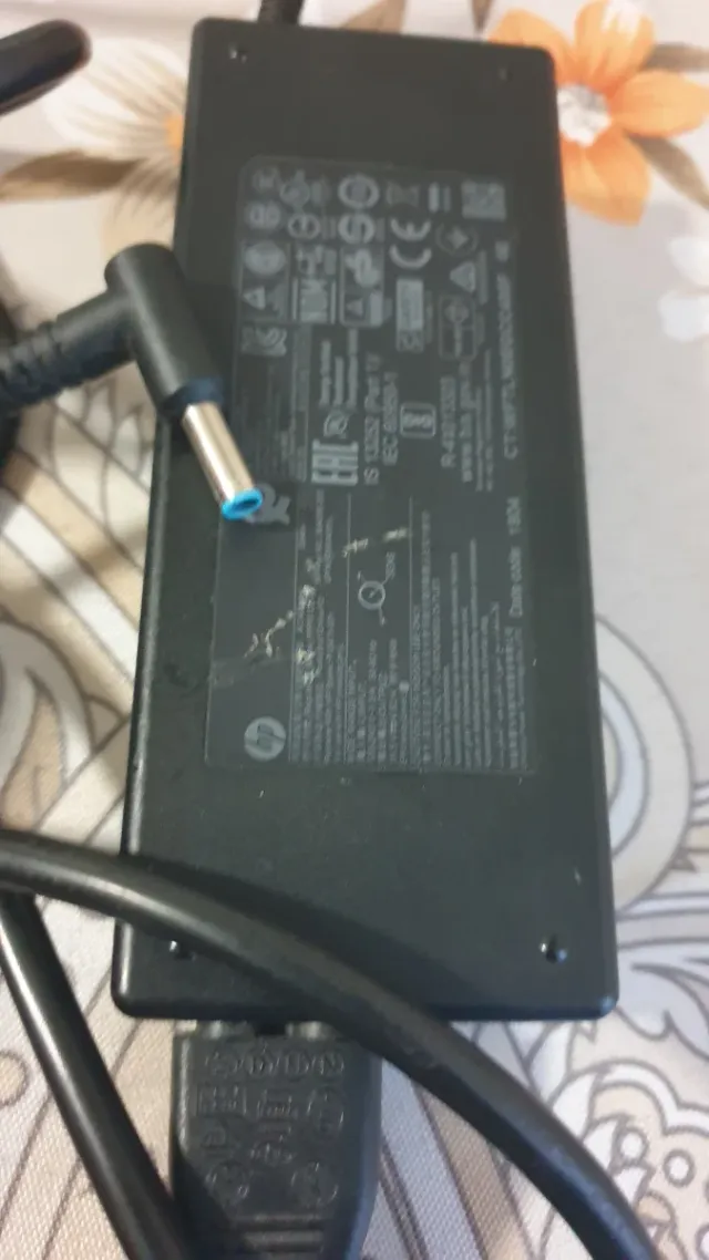 Caricabatterie HP 1904