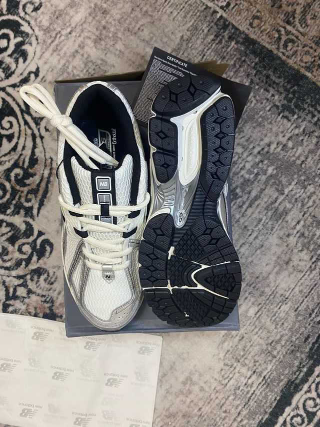 Sneakers New Balance Argento Taglia 43