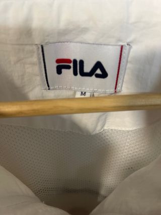 Chaqueta Fila Vintage Blanca, roja y azul.