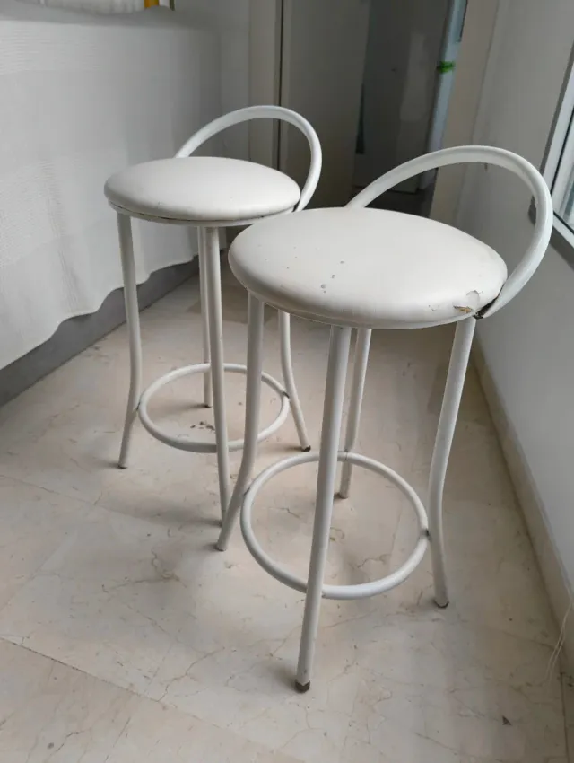 Set di 2 sgabelli bianchi