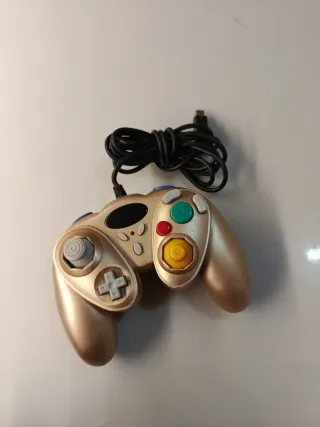 Mando Nintendo Dorado