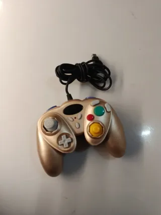 Mando Nintendo Dorado