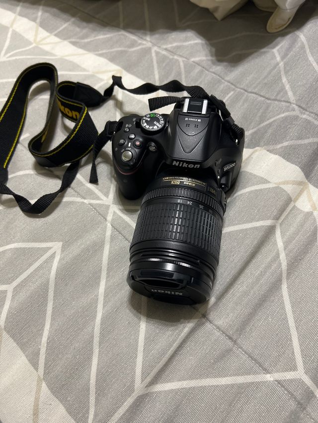 Nikon D5200 + Objetivo 18-105mm