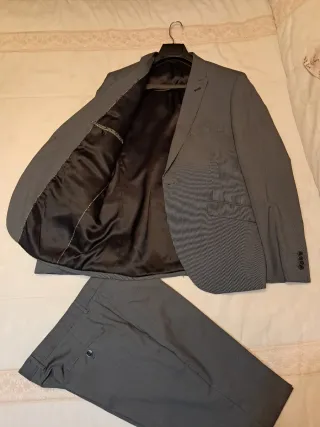 Traje vestir gris Talla chaqueta 56 y pantalón 50