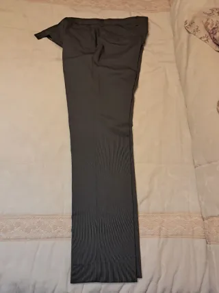 Traje vestir gris Talla chaqueta 56 y pantalón 50