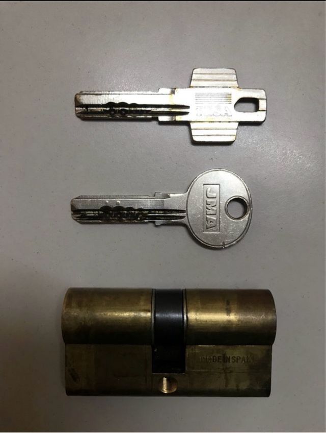 Bombín Tesa T60 30x30 + 2 llaves