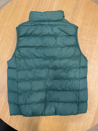 Chaleco Uniqlo niño T.11-12 verde