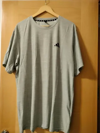 Camiseta Adidas gris manga corta