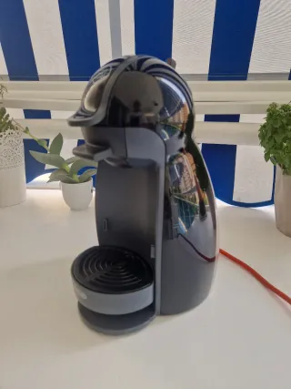 Cafetera Dolce Gusto Negra