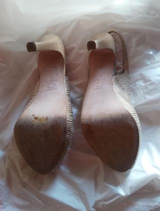 Zapatos de tacón dorados talla 41