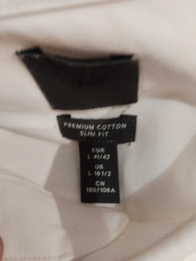 Camisa blanca hombre