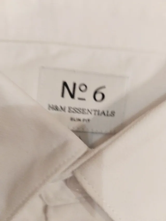 Camisa blanca hombre