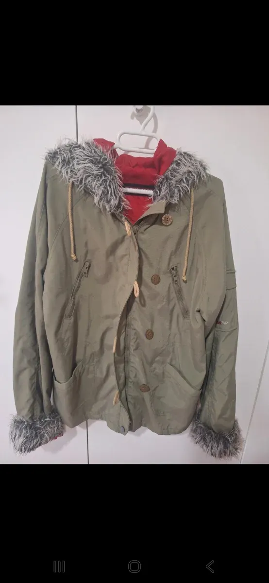 Cazadora chica Quick Silver verde Talla M.