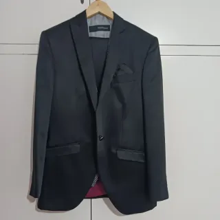 Traje de novio SUAY impecable