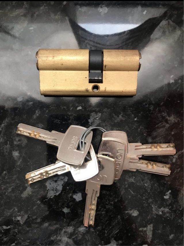 Bombín seguridad 30x40 + 5 llaves