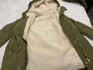 Abrigo Zara verde militar mujer