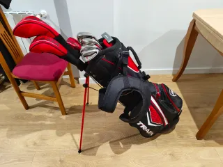 Set Pack Palos Golf y bolsa Callaway Strata 2024