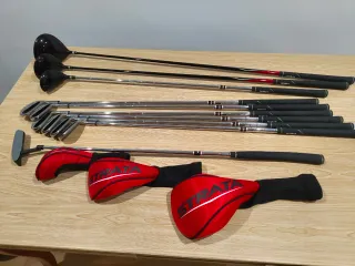 Set Pack Palos Golf y bolsa Callaway Strata 2024