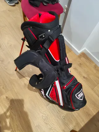 Set Pack Palos Golf y bolsa Callaway Strata 2024