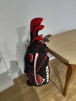 Set Pack Palos Golf y bolsa Callaway Strata 2024
