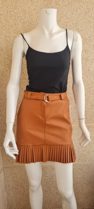 Falda polipiel tablitas en color camel