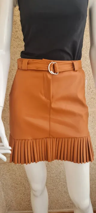 Falda polipiel tablitas en color camel