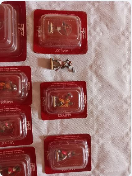 Soldatini Del Prado in metallo n.44 pezzi