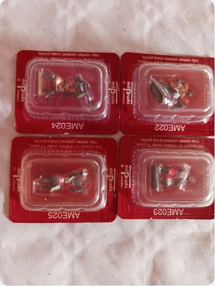 Soldatini Del Prado in metallo n.44 pezzi