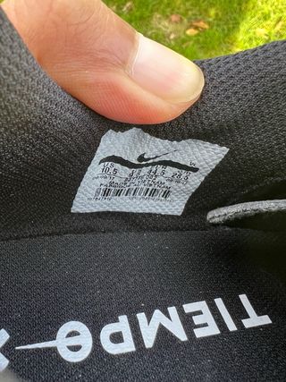 Nike Tiempo Futsal Negro/Dorado