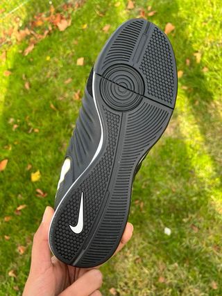 Nike Tiempo Futsal Negro/Dorado