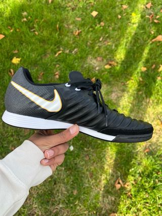 Nike Tiempo Futsal Negro/Dorado