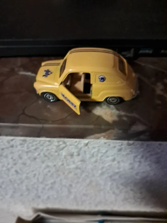 Macchinina Guisval 600 Moritz Giallo