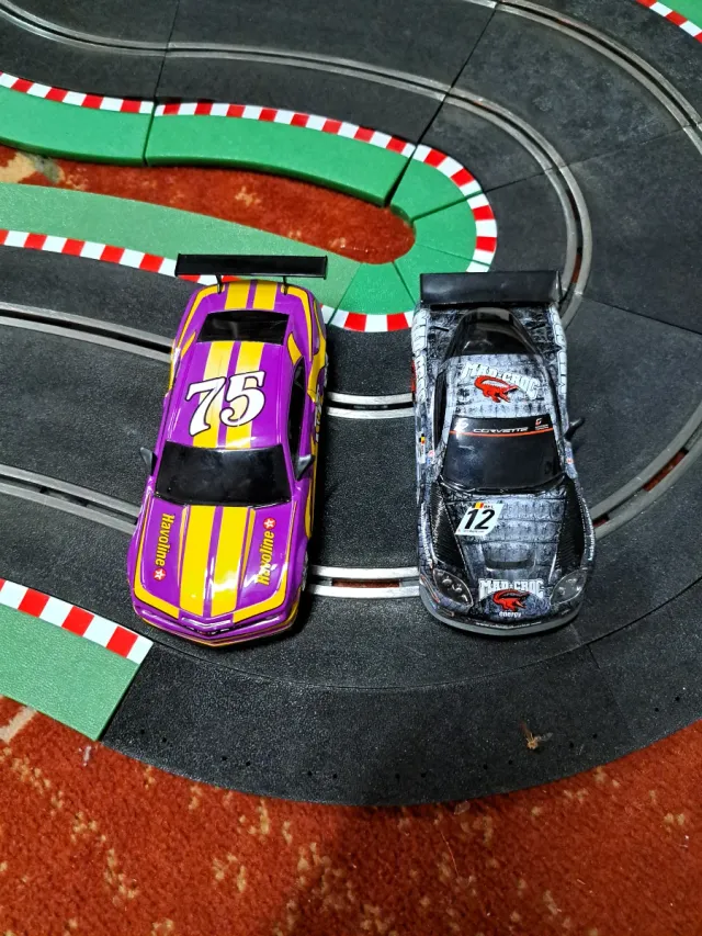 2 coches de Slot. Corvette y Camaro Ninco