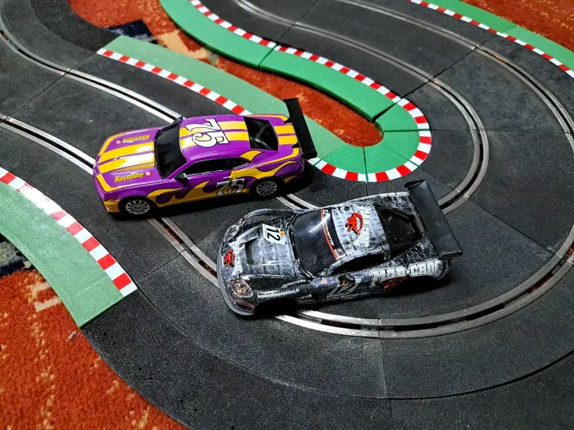 2 coches de Slot. Corvette y Camaro Ninco