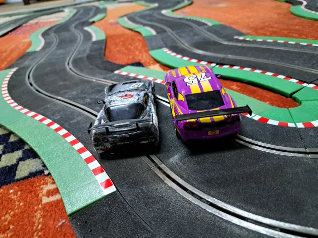 2 coches de Slot. Corvette y Camaro Ninco