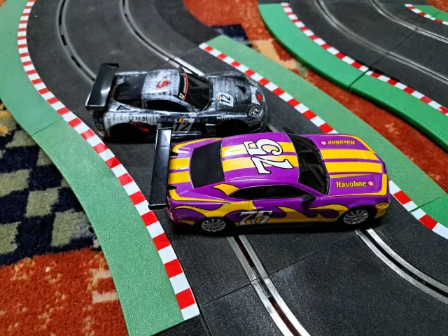 2 coches de Slot. Corvette y Camaro Ninco