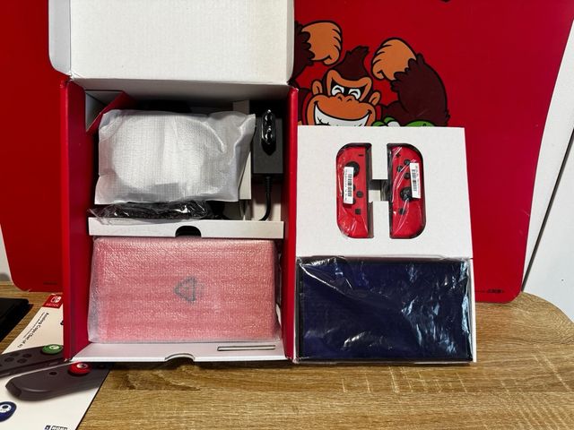 Nintendo Switch OLED Edizione Mario Rosso COME NUOVA