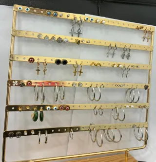 Pendientes variados oro y plata Cada uno 3 euros